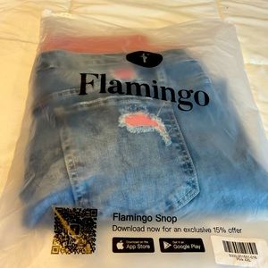 Trendy denim crop jeans with pink detail